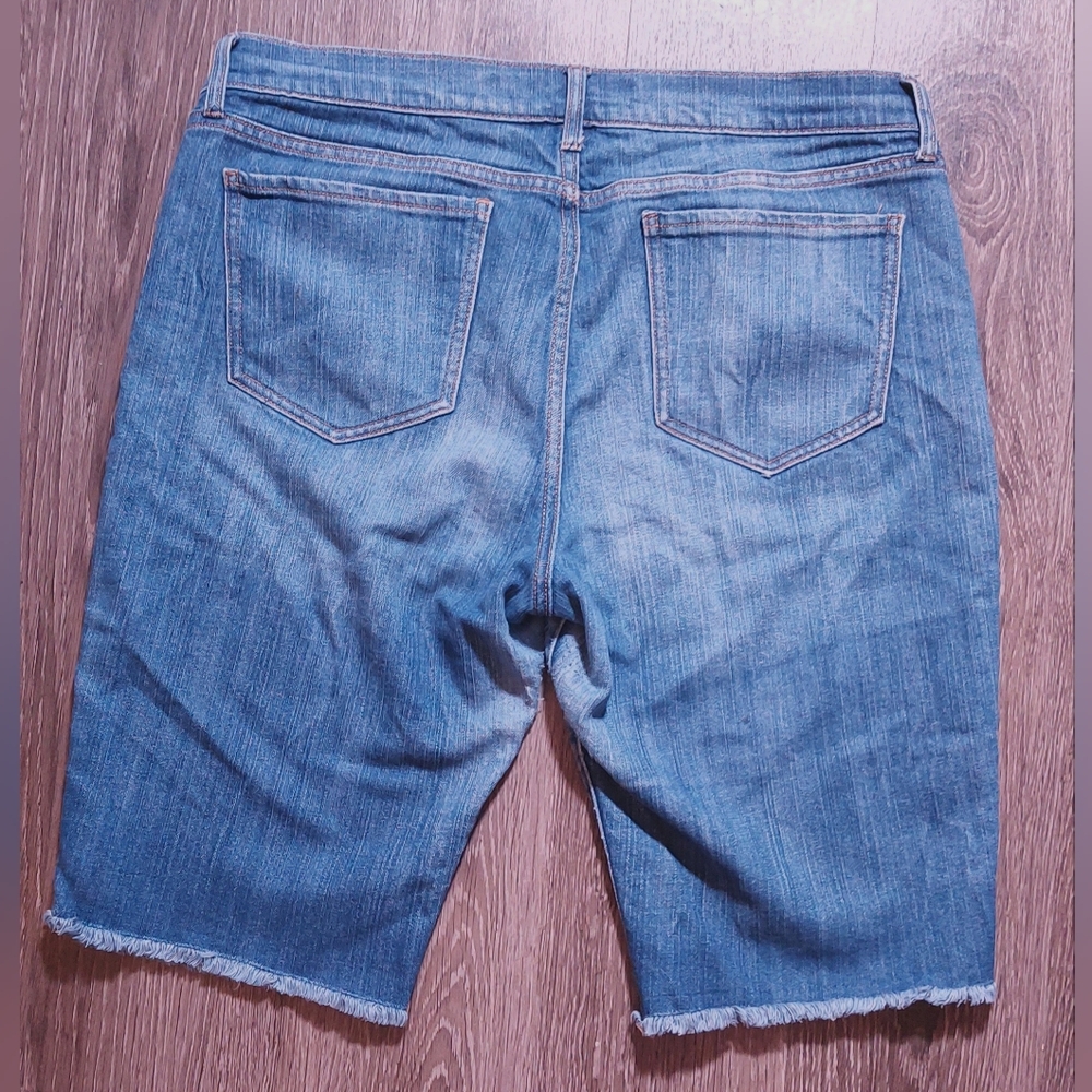 Old Navy Sweetheart Denim Jean Shorts Size 12 Raw Hem Distressed Casual Stretch - Picture 2 of 7